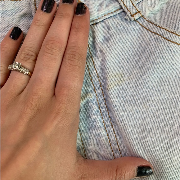 ๐ Vintage Lightwash Bongo Jeans ๐ - Picture 5 of 5